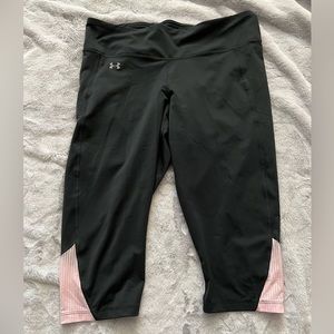 UA Cropped Leggings - Size L